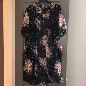 Woman Floral Sheer Duster (Coverup) Medium